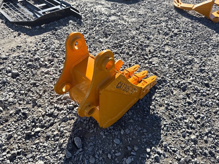 caterpillar-305-image-2