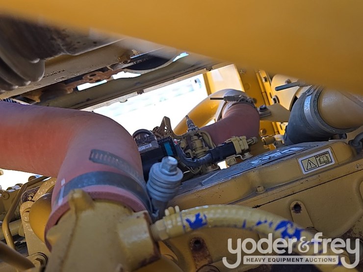 2016-caterpillar-120m2-image-195