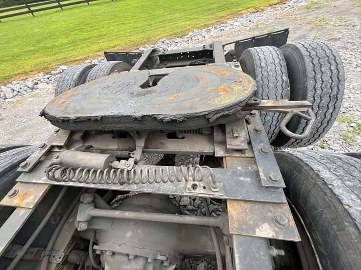 2018-freightliner-cascadia-evolution-t/a-truck-tractor-image-34