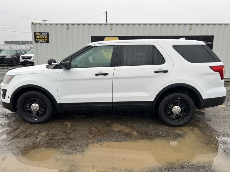 2017-ford-explorer-image-7