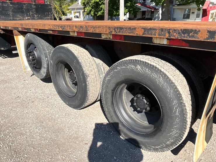 2007-mack-cv713-flatbed-w/-moffett-hookup-image-13