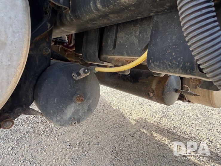 2006-freightliner-day-cab-truck-(gp12099,-unit-802)-image-27