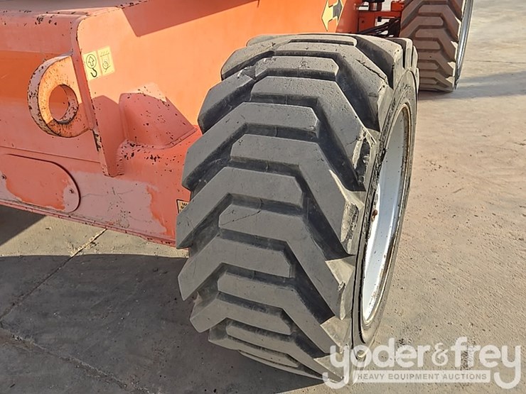 2014-jlg-800aj-image-58