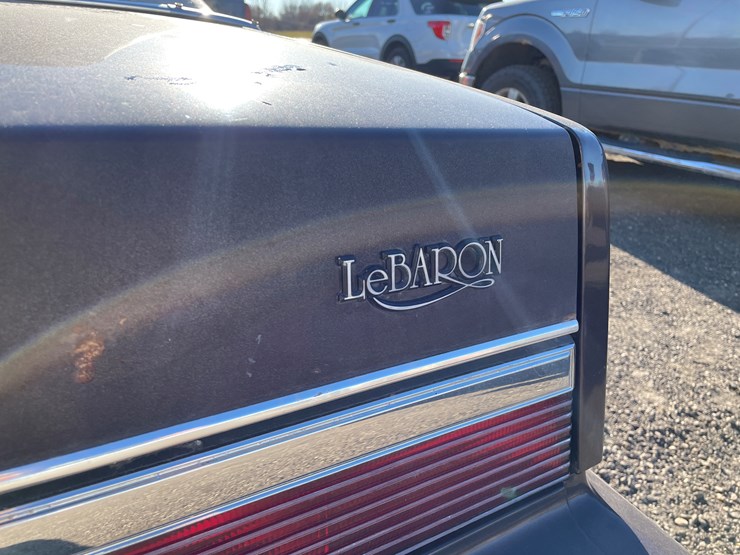 #1075-•-1982-chrysler-lebaron-convertible-(has-wi-title)-image-18