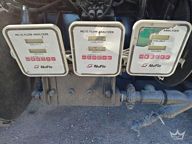 2015-peterbilt-348-image-19