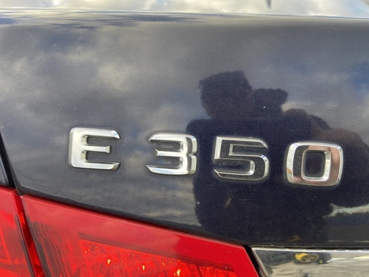 2011-mercedes-benz-e350-awd-sedan-image-14