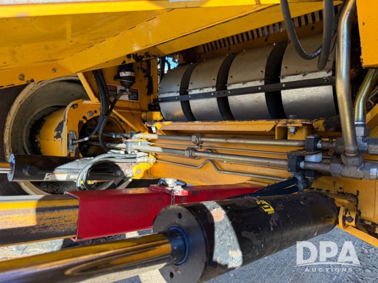 2012-oxbo-8435-image-64