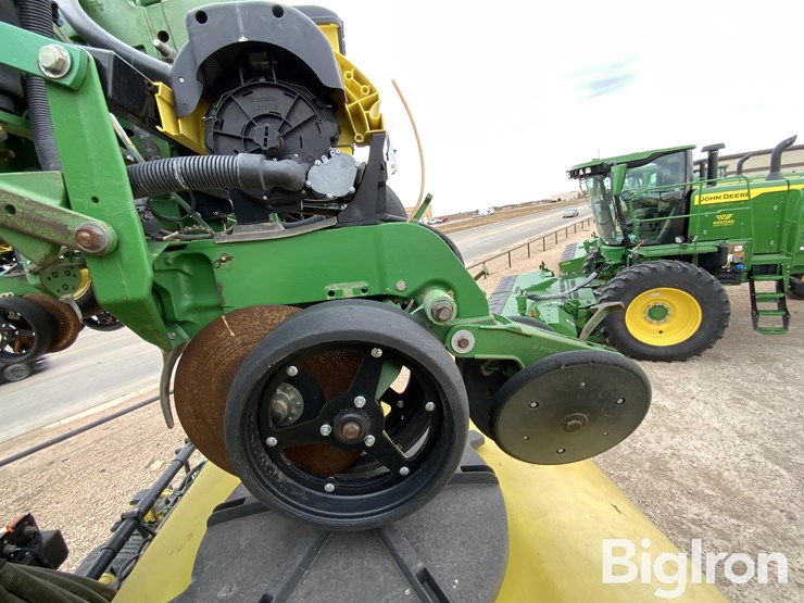 2010-john-deere-dr18-image-16