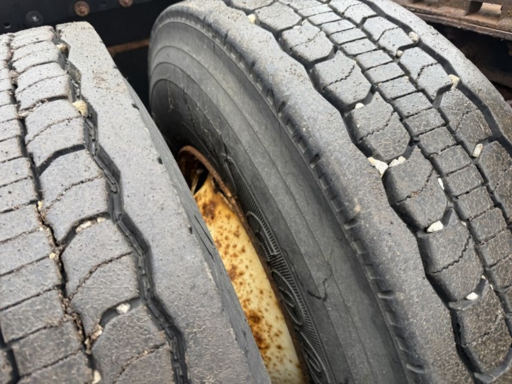 2005-international-8600-image-59