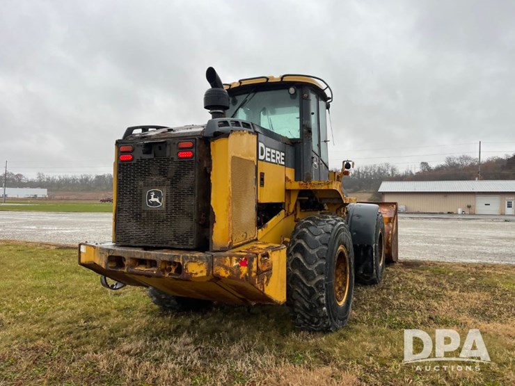 2017-deere-624k-image-10