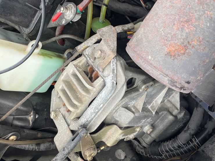 #1091-•-2000-polaris-indy-classic-touring-snowmobile-(has-reg.-card)-image-16