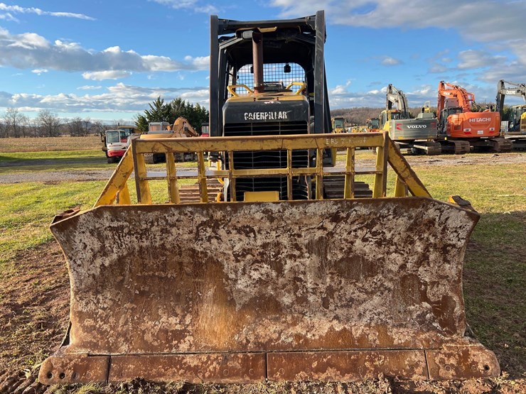 2015-caterpillar-d5k2-lgp-image-2