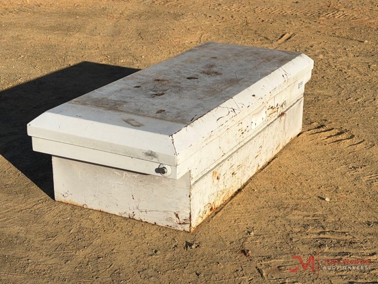 drop-in-pickup-truck-tool-box-image-1