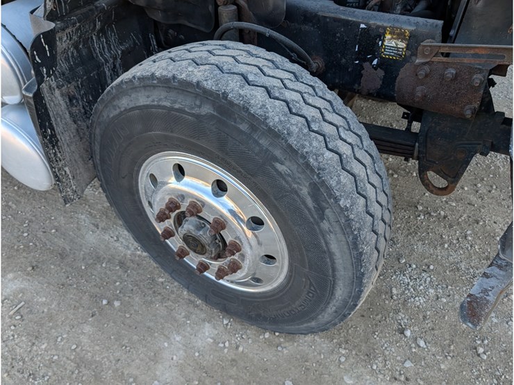 2006-mack-cv713-flatbed-image-14