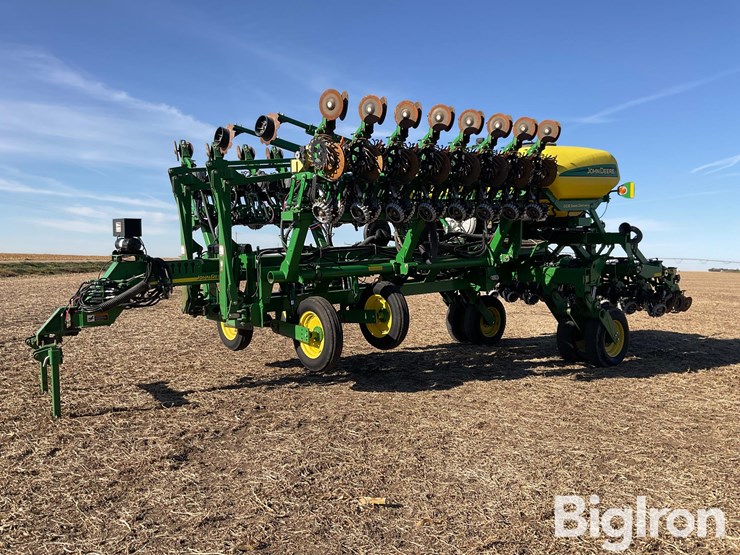 2010-john-deere-1790-ccs-image-1