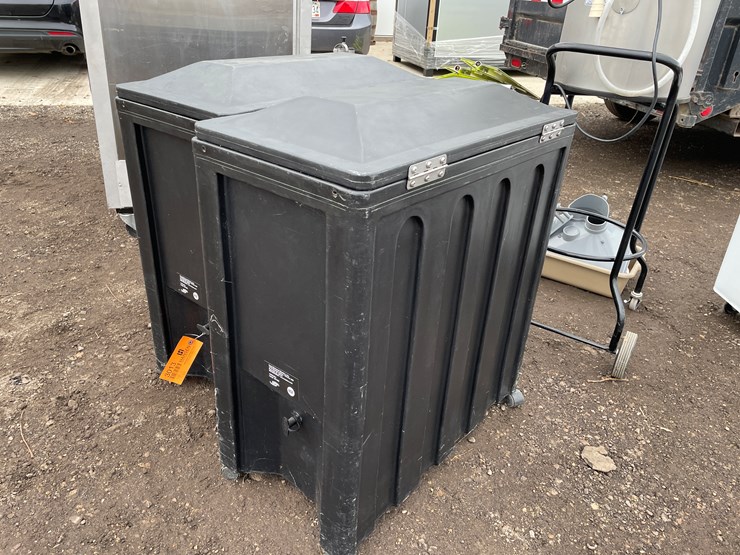 #3013-•-(2)-portable-food-coolers-image-1