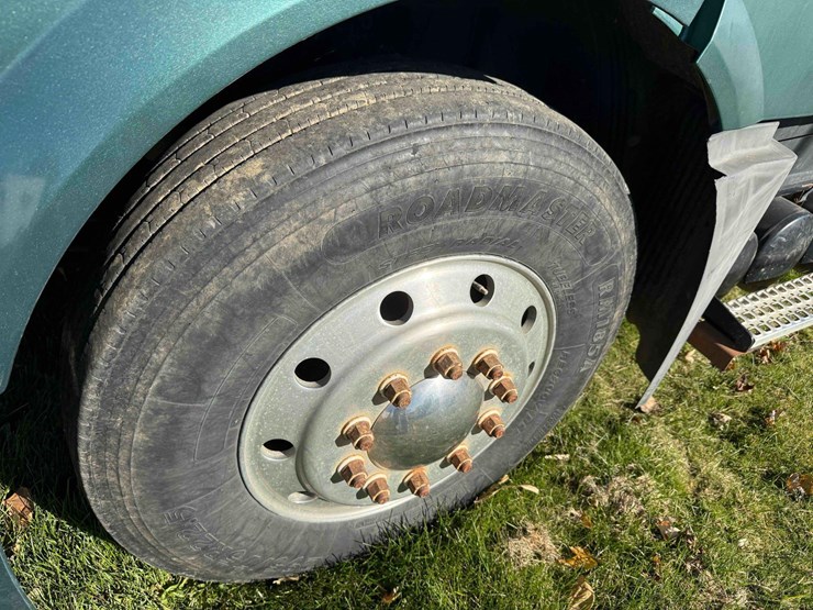 volvo-d13-semi-image-12