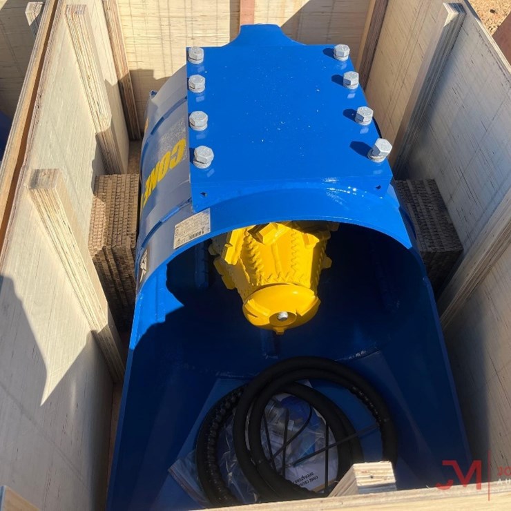 UNIVERSAL CONE CRUSHER ATTACHMENT