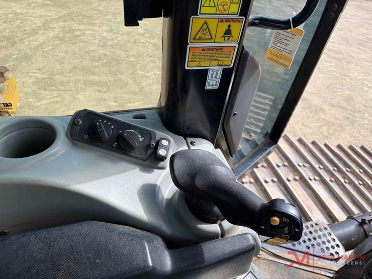 2019-caterpillar-d6n-lgp-image-37