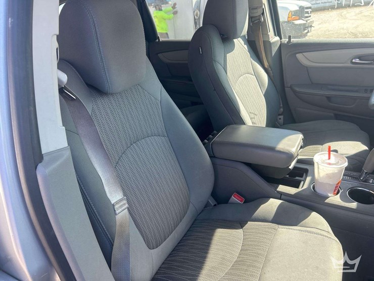 2016-chevrolet-traverse-image-29