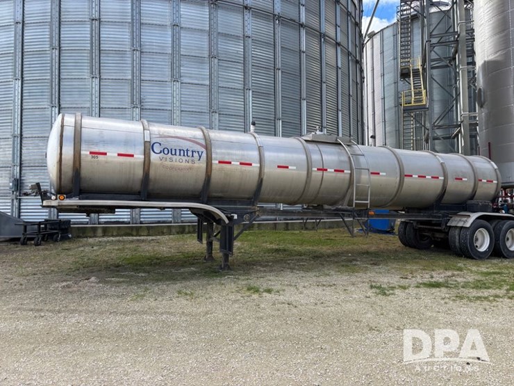 1974-heil-trailer-image-3