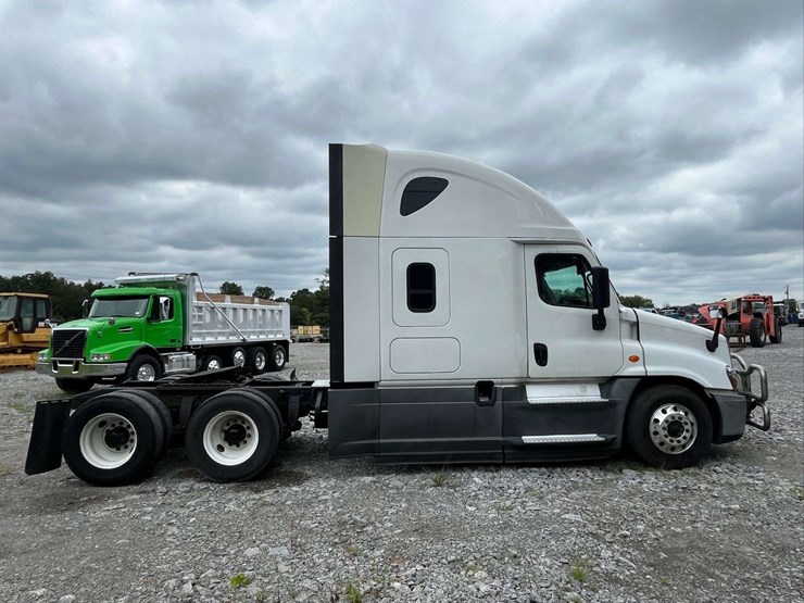 2018-freightliner-cascadia-evolution-t/a-truck-tractor-image-42