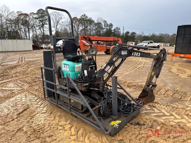 2015-ihi-9vxe-electric-mini-excavator-with-drive-on-rack-image-3