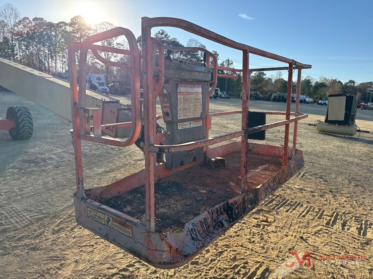 2007-jlg-800s-image-12