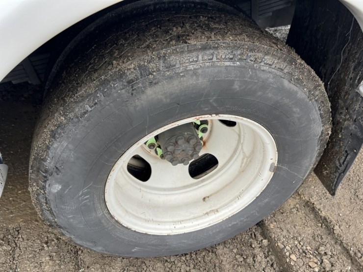 2014-chevrolet-express-paratransit-bus-image-18