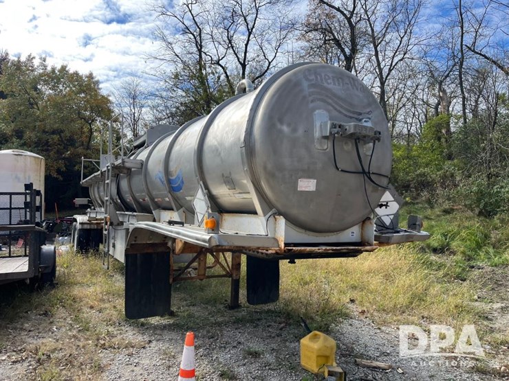 1982-heil-trailer-image-3