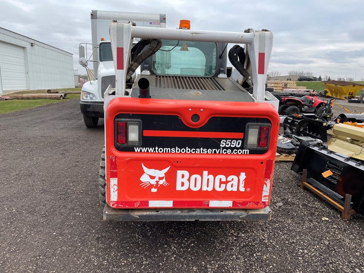 2015-bobcat-s590-image-6