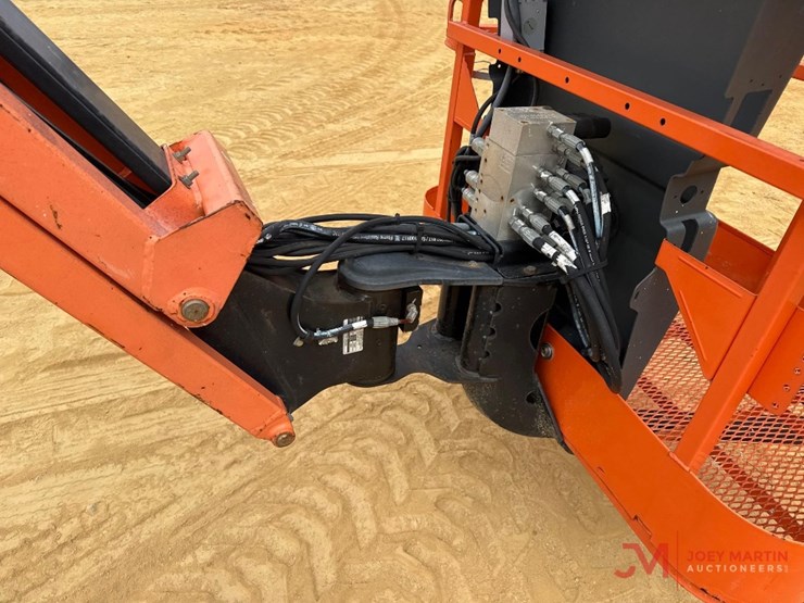 2015-jlg-e600jp-image-10