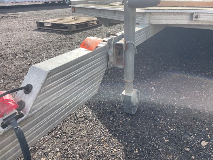 #1093-•-1997-sled-bed-4-place-snowmobile-trailer-(no-title)-image-14