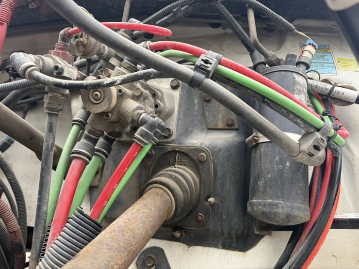 2002-caterpillar-3126-image-11