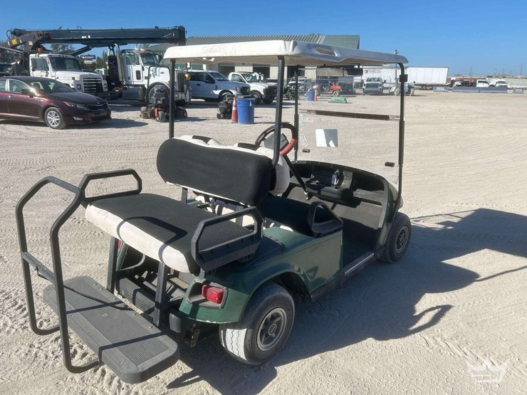 ez-go-golf-cart-image-3
