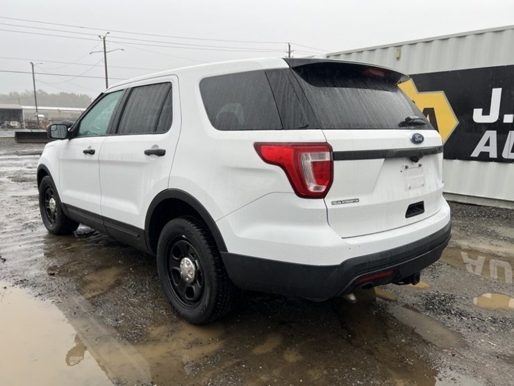 2017-ford-explorer-image-6