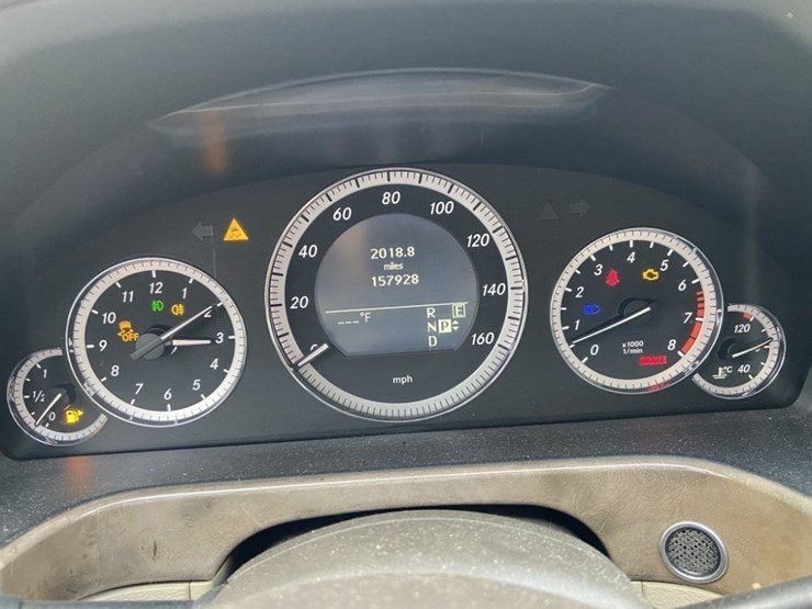 2011-mercedes-benz-e350-awd-sedan-image-27