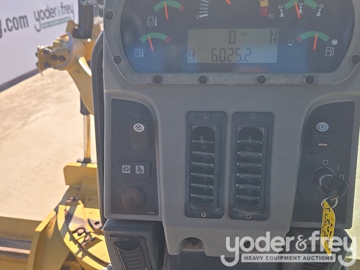 2016-caterpillar-120m2-image-241