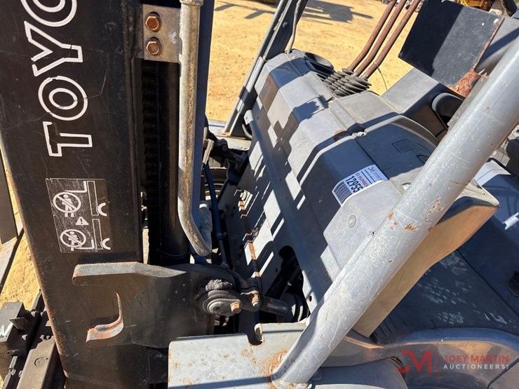 2001-toyota-8fgu25-image-7