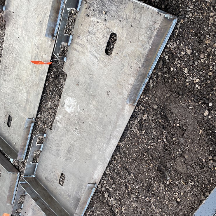 #1220 • Skidsteer Adapter Plates