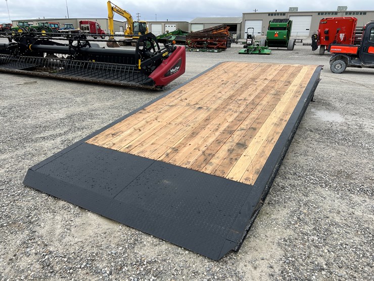 #194954-•-industrias-america-r820-loading-ramp-image-2