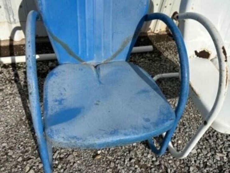 2-x-vintage-metal-chairs-image-2