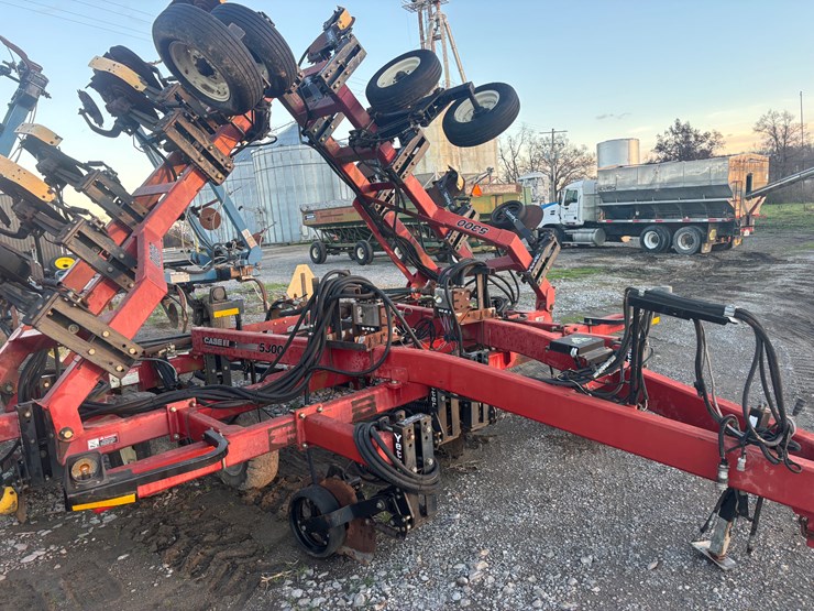 case-ih-5300-image-1