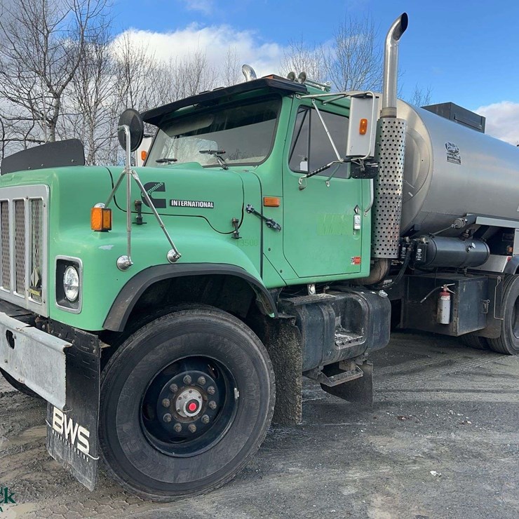 1999 INTERNATIONAL 2574