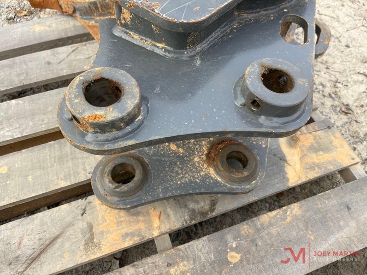 solesbee's-16"-excavator-tooth-bucket-image-3