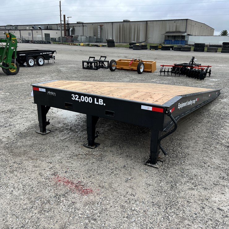 #194954 • Industrias America R820 Loading Ramp