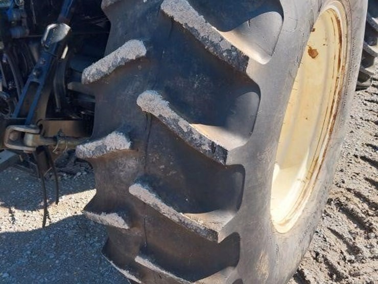 2003-new-holland-ts110-image-12