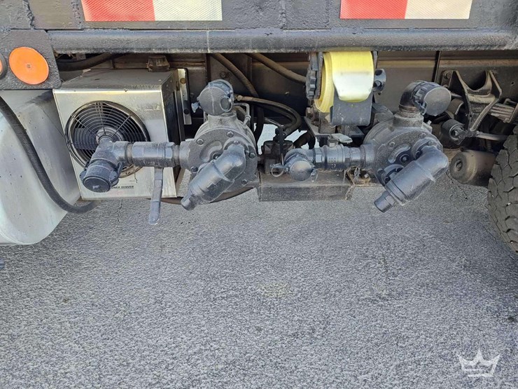 2011-international-durastar-4300-image-18