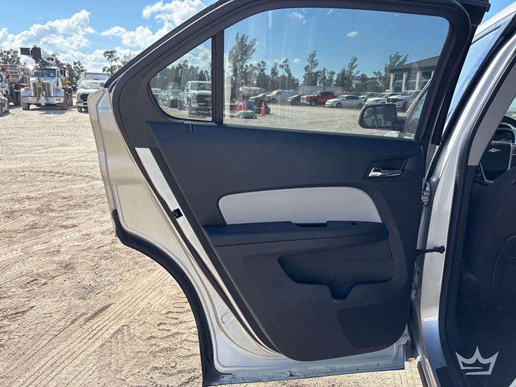 2012-chevrolet-equinox-image-18