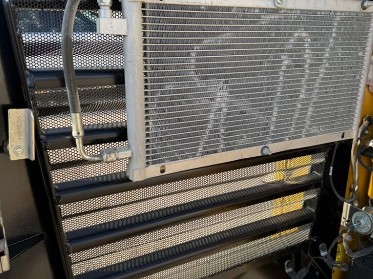 2022-caterpillar-279d3-image-26